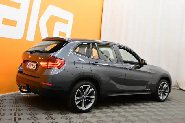 Harmaa Maastoauto, BMW X1 – XNB-308