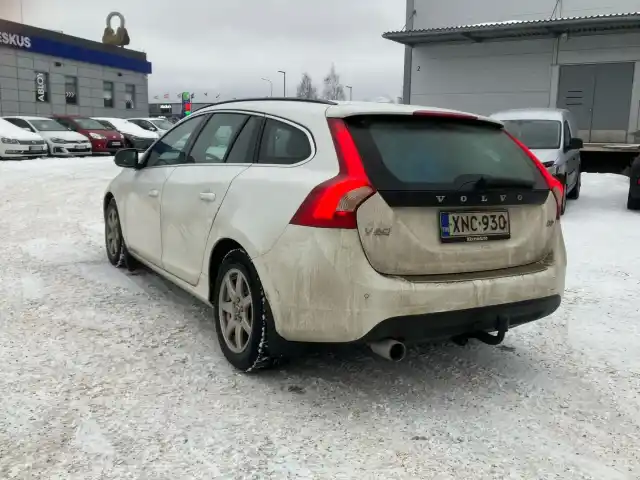 Valkoinen Farmari, Volvo V60 – XNC-930