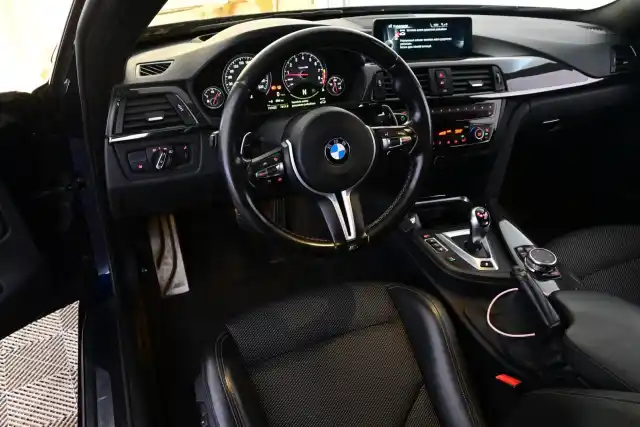Sininen Coupe, BMW M4 – XNE-343