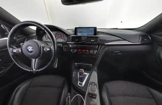 Sininen Coupe, BMW M4 – XNE-343