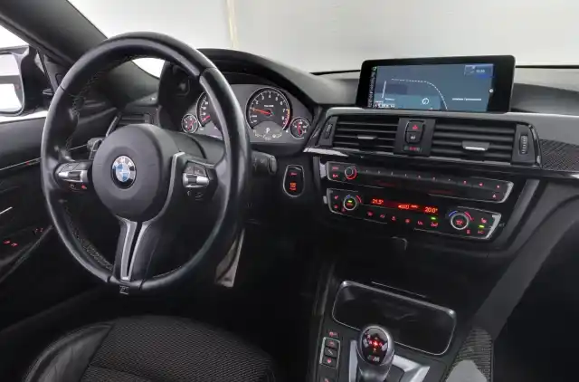 Sininen Coupe, BMW M4 – XNE-343
