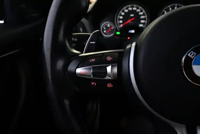 Sininen Coupe, BMW M4 – XNE-343