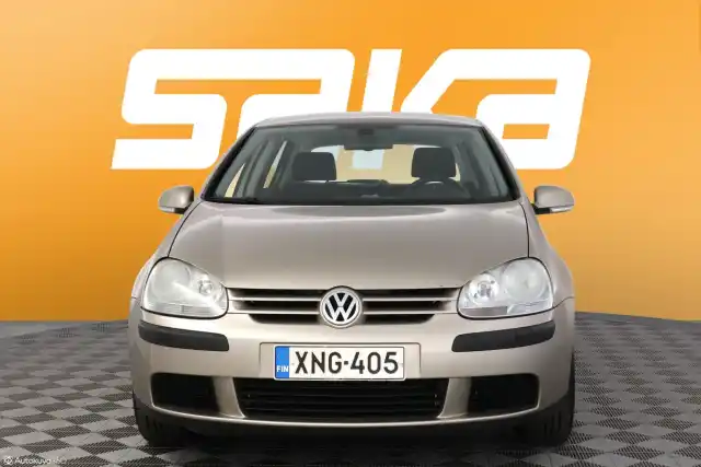 Ruskea (beige) Viistoperä, Volkswagen Golf – XNG-405