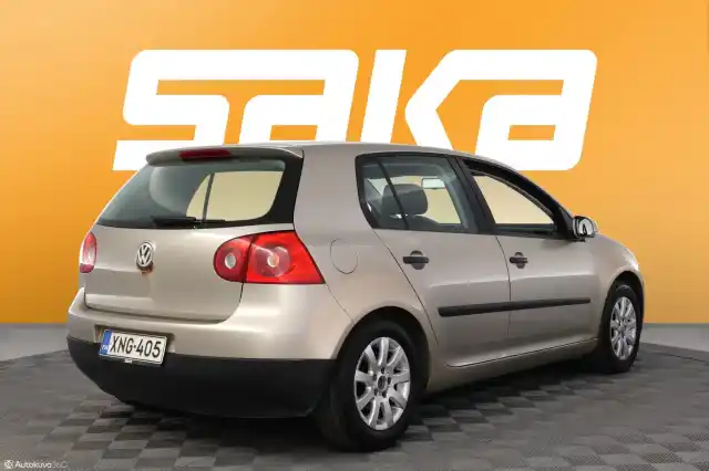 Ruskea (beige) Viistoperä, Volkswagen Golf – XNG-405