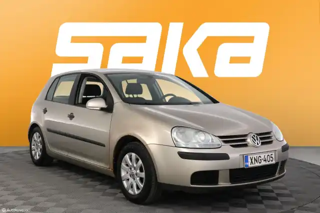 Ruskea (beige) Viistoperä, Volkswagen Golf – XNG-405