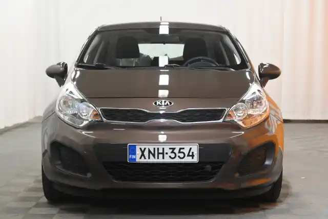 Ruskea Viistoperä, Kia Rio – XNH-354