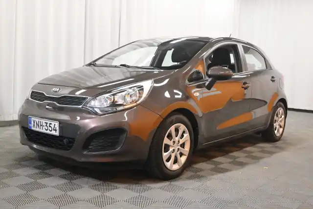 Ruskea Viistoperä, Kia Rio – XNH-354