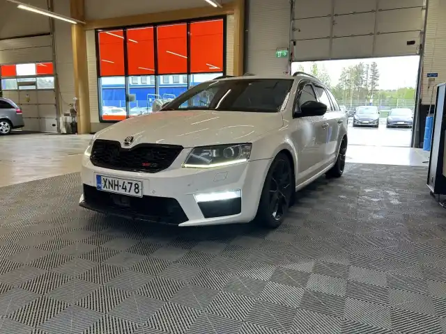 Valkoinen Farmari, Skoda Octavia – XNH-478