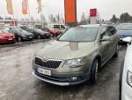 Vihreä Farmari, Skoda Superb – XNK-282, kuva 1