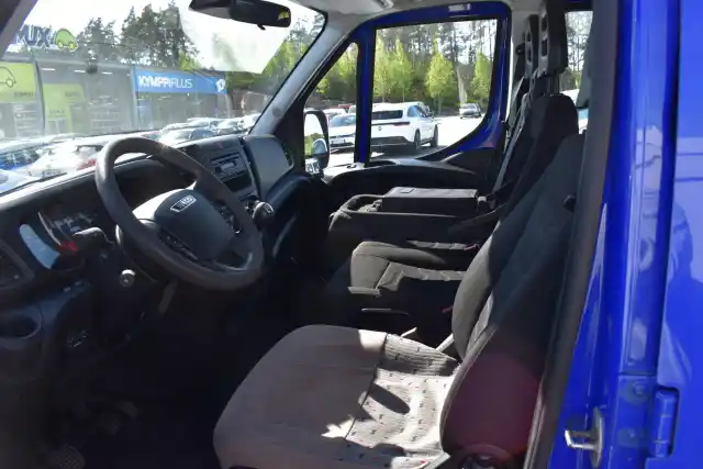 Sininen Pakettiauto, Iveco DAILY – XNL-495