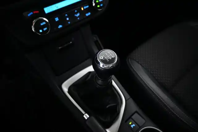 Hopea Sedan, Toyota Corolla – XNN-483