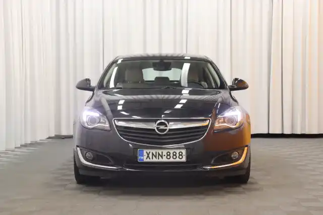 Musta Viistoperä, Opel Insignia – XNN-888