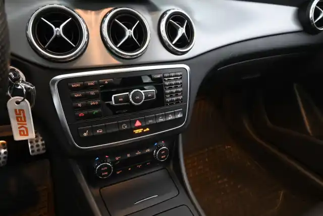 Musta Maastoauto, Mercedes-Benz GLA – XNN-927