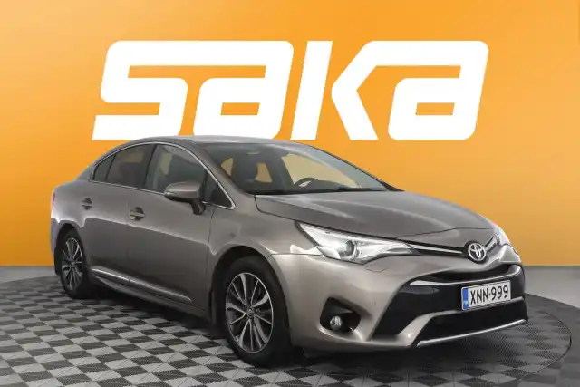 Ruskea (beige) Sedan, Toyota Avensis – XNN-999