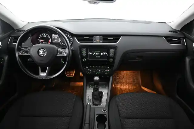 Beige Farmari, Skoda Octavia – XNO-381