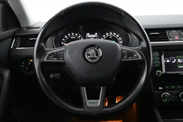 Beige Farmari, Skoda Octavia – XNO-381