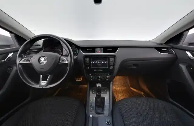 Beige Farmari, Skoda Octavia – XNO-381