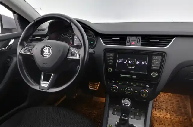 Beige Farmari, Skoda Octavia – XNO-381