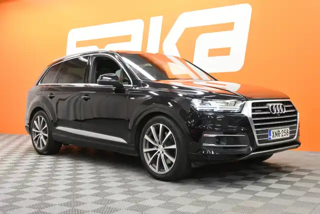 Musta Maastoauto, Audi Q7 – XNR-258