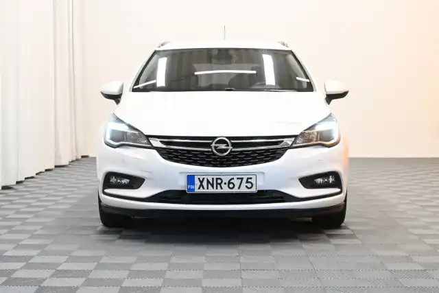 Valkoinen Farmari, Opel Astra – XNR-675