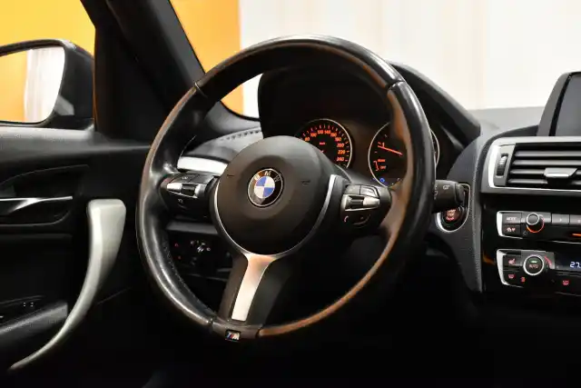 Musta Viistoperä, BMW 118 – XNR-980