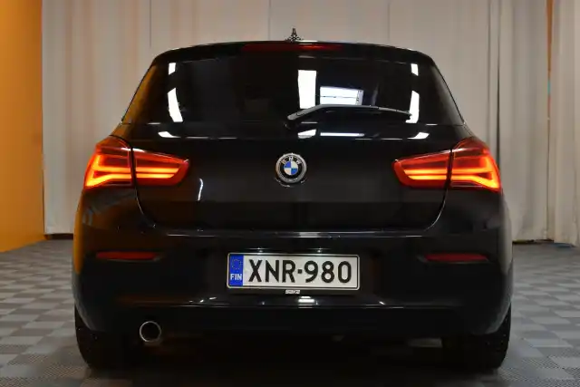 Musta Viistoperä, BMW 118 – XNR-980