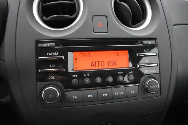 Harmaa Viistoperä, Nissan Note – XNS-754