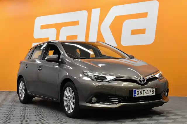 Harmaa Viistoperä, Toyota Auris – XNT-478