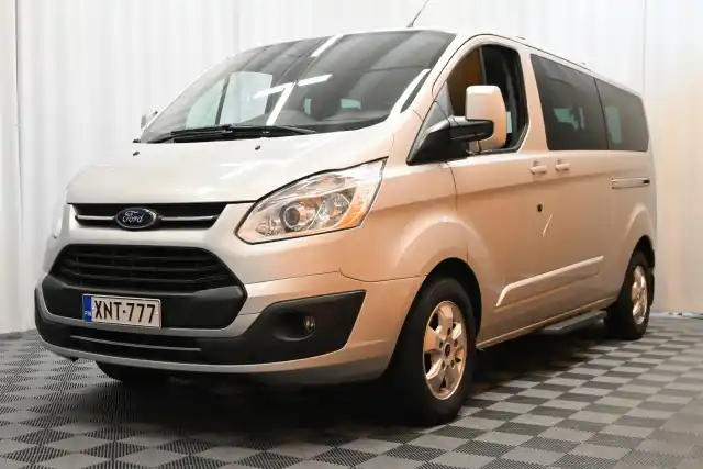 Harmaa Tila-auto, Ford Tourneo Custom – XNT-777