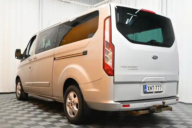 Harmaa Tila-auto, Ford Tourneo Custom – XNT-777