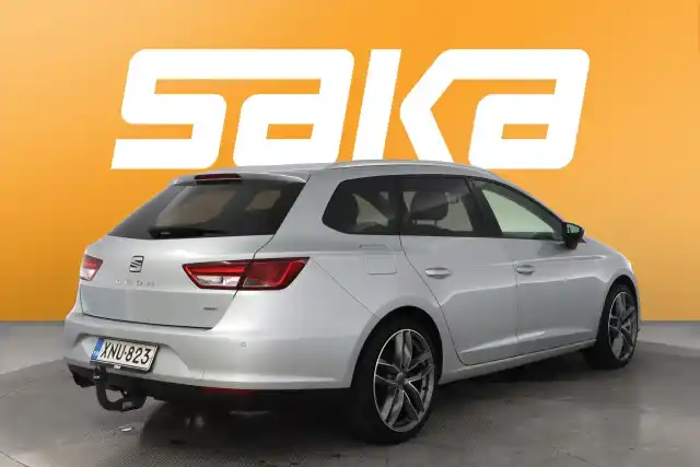 Hopea Farmari, Seat Leon ST – XNU-823