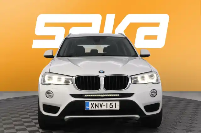 Valkoinen Maastoauto, BMW X3 – XNV-151
