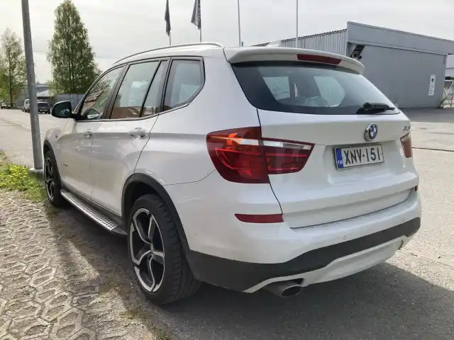 Valkoinen Maastoauto, BMW X3 – XNV-151