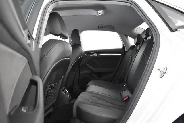 Valkoinen Sedan, Audi A3 – XNV-567