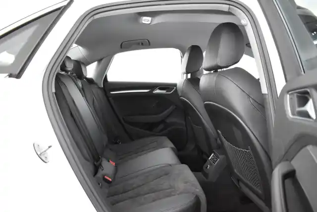 Valkoinen Sedan, Audi A3 – XNV-567