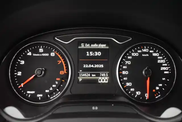 Valkoinen Sedan, Audi A3 – XNV-567