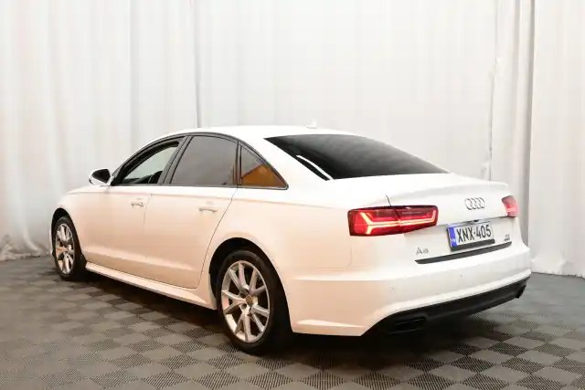 Valkoinen Sedan, Audi A6 – XNX-405