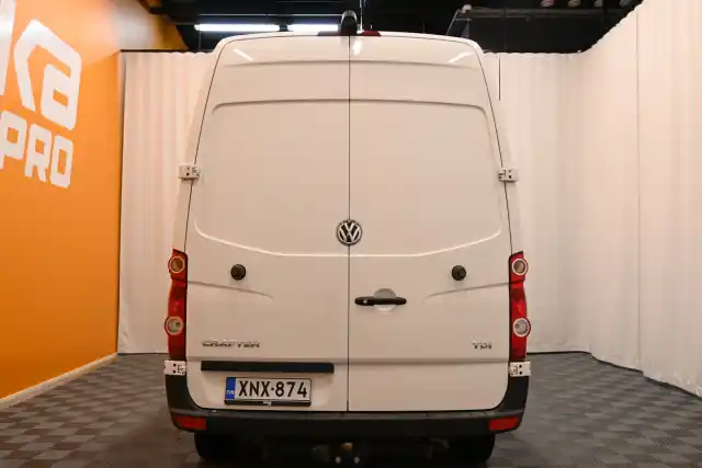 Valkoinen Pakettiauto, Volkswagen Crafter – XNX-874