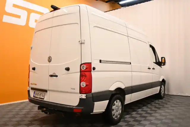 Valkoinen Pakettiauto, Volkswagen Crafter – XNX-874