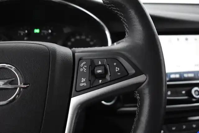 Harmaa Maastoauto, Opel Mokka – XOA-429