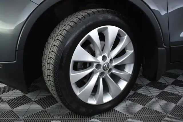 Harmaa Maastoauto, Opel Mokka – XOA-429