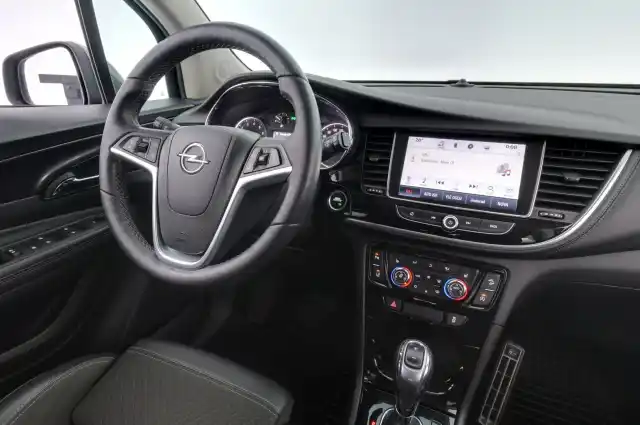 Harmaa Maastoauto, Opel Mokka – XOA-429