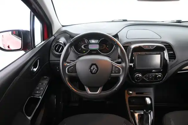 Punainen Viistoperä, Renault Captur – XOB-426