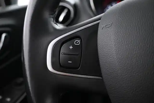 Punainen Viistoperä, Renault Captur – XOB-426