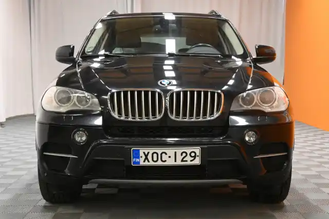 Musta Maastoauto, BMW X5 – XOC-129