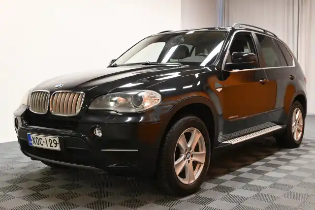 Musta Maastoauto, BMW X5 – XOC-129