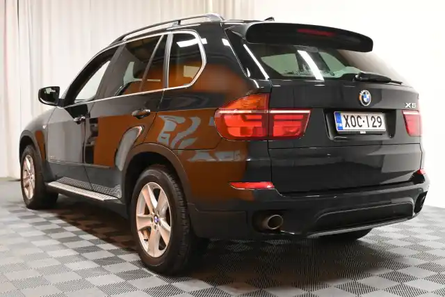 Musta Maastoauto, BMW X5 – XOC-129