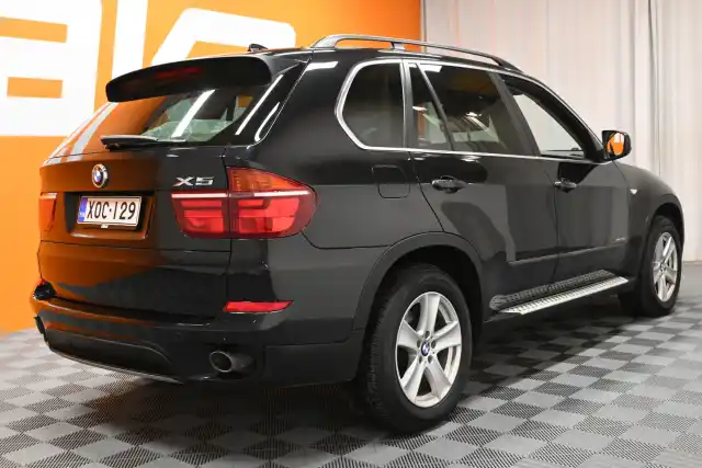 Musta Maastoauto, BMW X5 – XOC-129