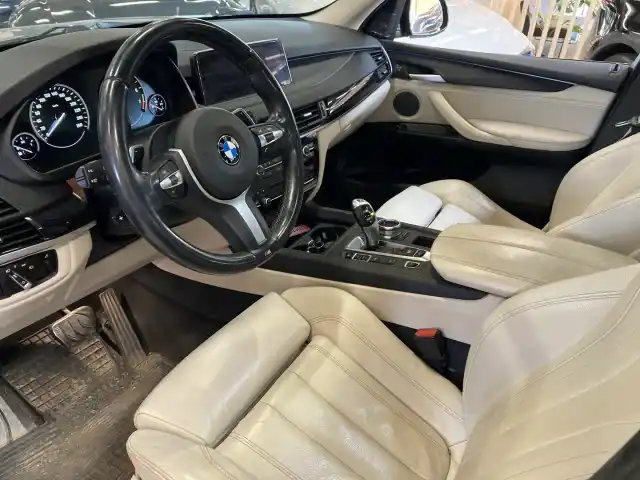 Musta Maastoauto, BMW X5 – XOC-649