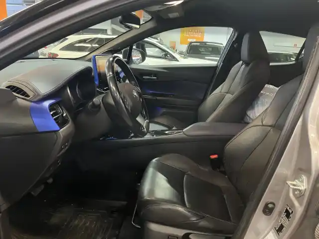 Hopea Maastoauto, Toyota C-HR – XOE-219